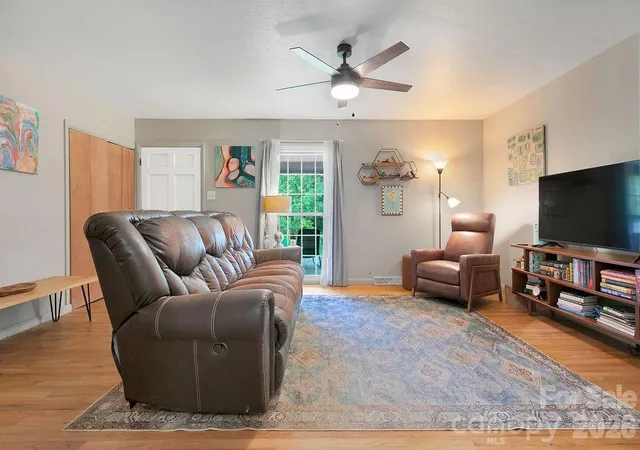 Homes for sale in Brevard, NC | 113 Byrd Ln, Brevard, NC 28712 | MLS# 4388450