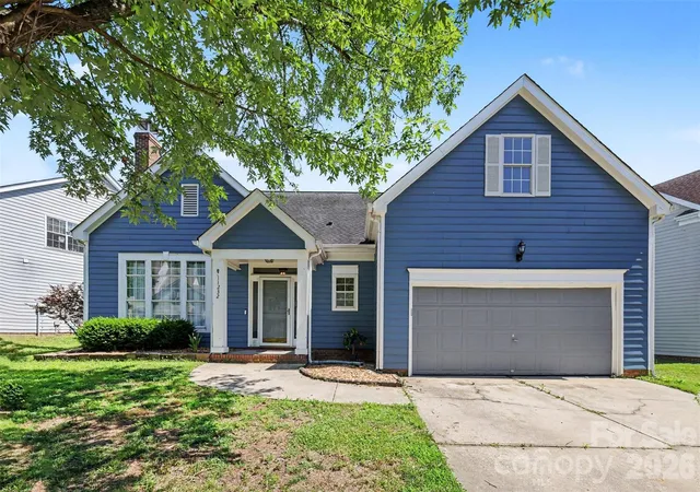 Photo 1 of Single family home for sale at 11232 Laurel View Dr, Charlotte, NC 28273 | MLS# 4388471 | Listing updated on 2026-09-01