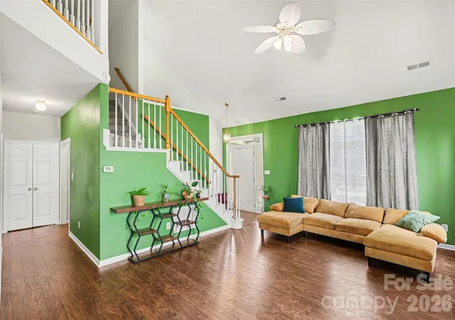 Photo 4 of Single family home for sale at 11232 Laurel View Dr, Charlotte, NC 28273 | MLS# 4388471 | Listing updated on 2026-09-01