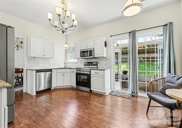 Photo 2 of Single family home for sale at 11232 Laurel View Dr, Charlotte, NC 28273 | MLS# 4388471 | Listing updated on 2026-09-01