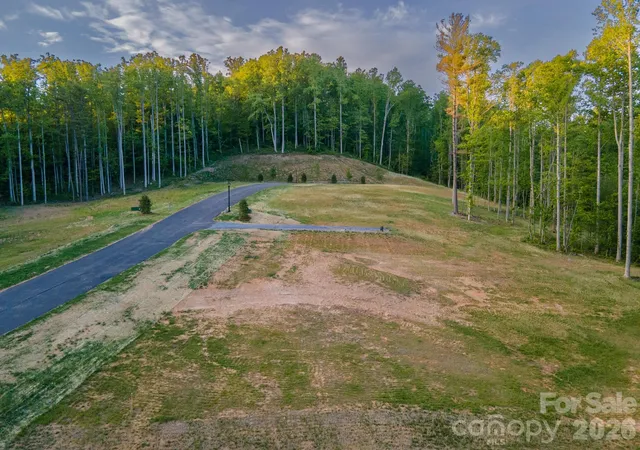 image of 433 Irvine Dr, Fairview, NC 28730 | MLS# 4388495