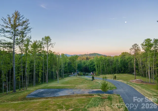 image of 433 Irvine Dr, Fairview, NC 28730 | MLS# 4388495