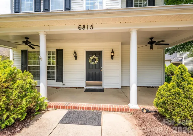 2nd image of 6815 Tanners Creek Dr, Huntersville, NC 28078 | MLS# 4388501