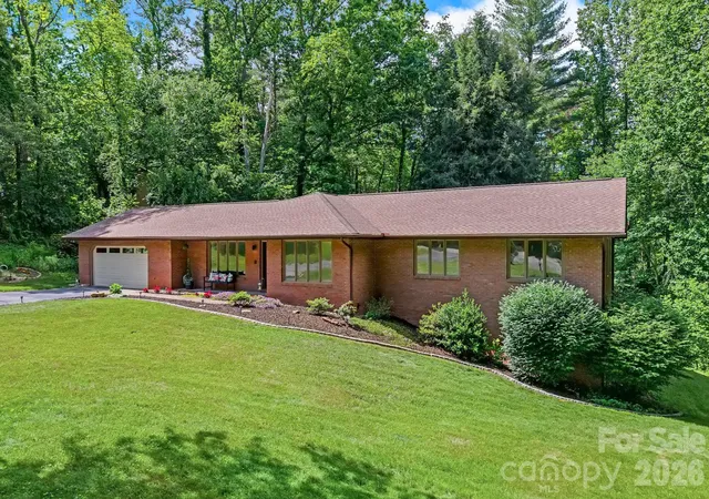 Homes for sale in Candler, NC | 11 Grenadier Ct, Candler, NC 28715 | MLS# 4388506