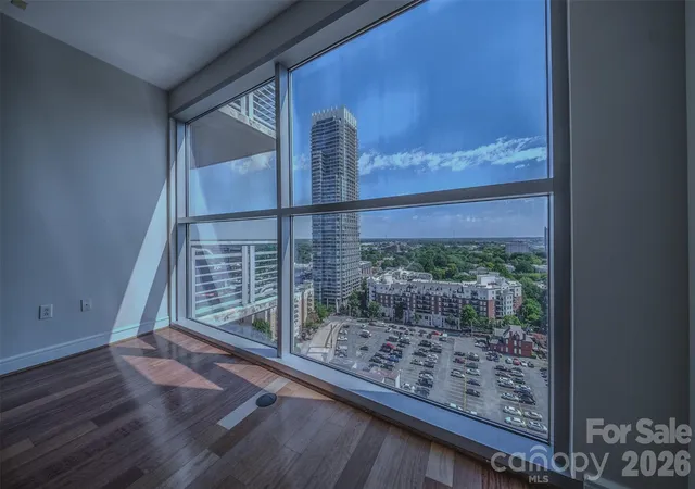 Listing Photo 1 - Condo for sale in building located at 333 W Trade St, Charlotte, NC 28202 - Unit #1602