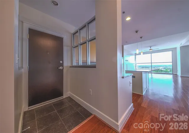 Listing Photo 2 - Condo for sale in building located at 333 W Trade St, Charlotte, NC 28202 - Unit #1602