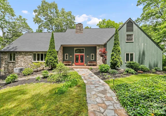 Photo 1 of Single family home for sale at 3091 Us 441 Hwy S, Sylva, NC 28779 | MLS# 4388513 | Listing updated on 2026-09-20