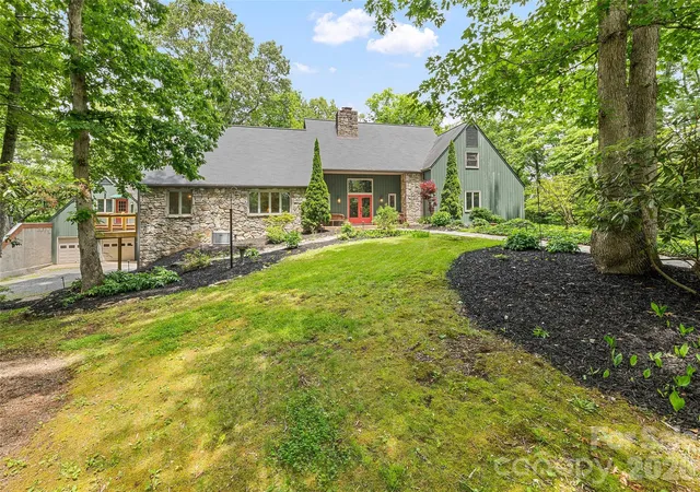 Photo 2 of Single family home for sale at 3091 Us 441 Hwy S, Sylva, NC 28779 | MLS# 4388513 | Listing updated on 2026-09-20