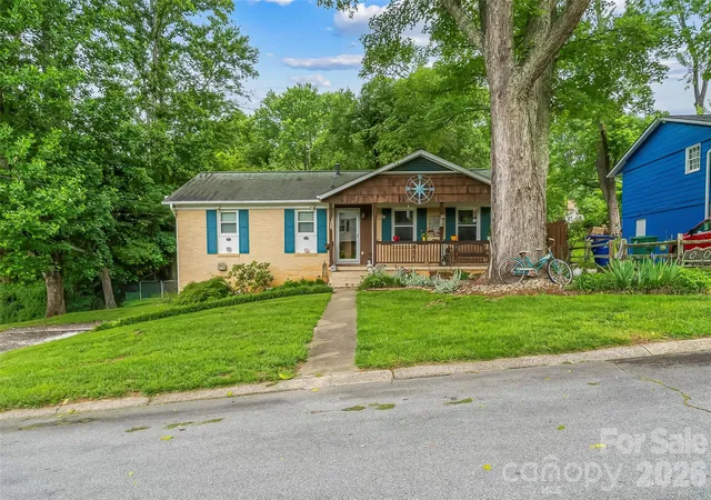 2nd image of 10 Oak Leaf Ln, Arden, NC 28704 | MLS# 4388515