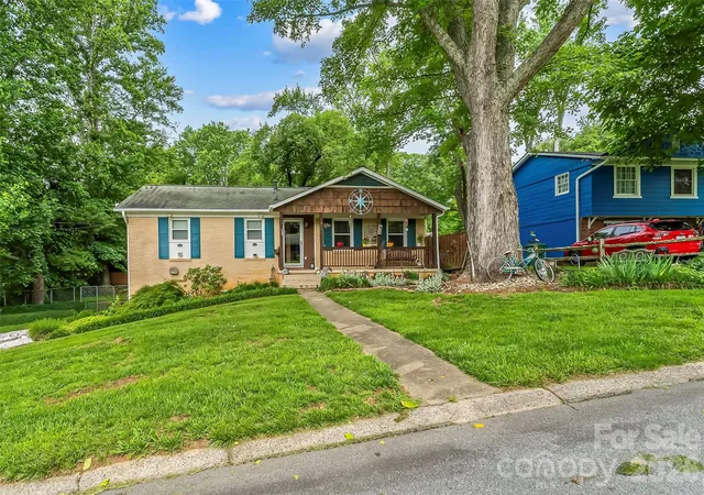 31st image of 10 Oak Leaf Ln, Arden, NC 28704 | MLS# 4388515