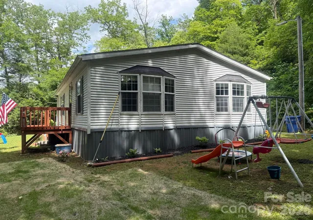 Homes for sale in Horse Shoe, NC | 811 Turkey Pen Gap Rd, Horse Shoe, NC 28742 | MLS# 4388543