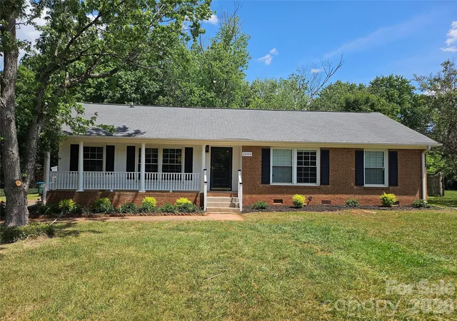 Homes for sale in Matthews, NC | 1109 Reid Harkey Rd, Matthews, NC 28105 | MLS# 4388546