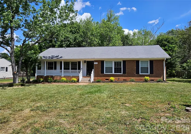 Homes for sale in Matthews, NC | 1109 Reid Harkey Rd, Matthews, NC 28105 | MLS# 4388546