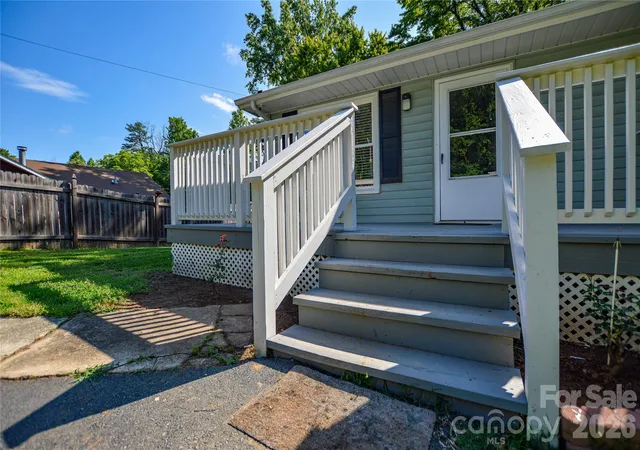 5th image of 5514 Collins St, Charlotte, NC 28269 | MLS# 4388555