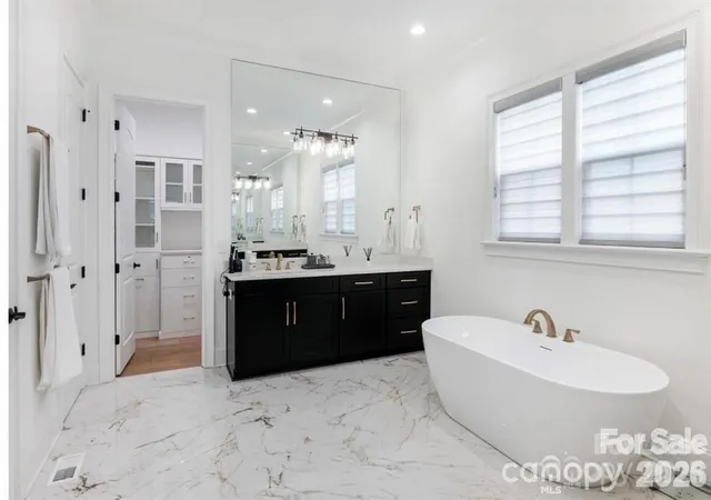 3rd image of 6020 Camile Ct, Charlotte, NC 28226 | MLS# 4388608