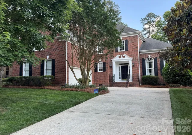 Photo 1 of Single family home for sale at 18324 Turnberry Ct, Davidson, NC 28036 | MLS# 4388650 | Listing updated on 2026-10-07