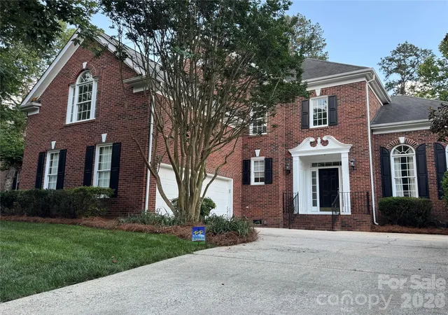 Photo 3 of Single family home for sale at 18324 Turnberry Ct, Davidson, NC 28036 | MLS# 4388650 | Listing updated on 2026-10-07