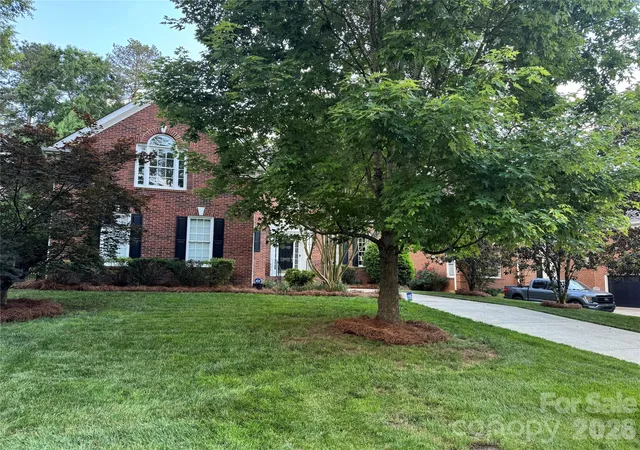 Photo 4 of Single family home for sale at 18324 Turnberry Ct, Davidson, NC 28036 | MLS# 4388650 | Listing updated on 2026-10-07