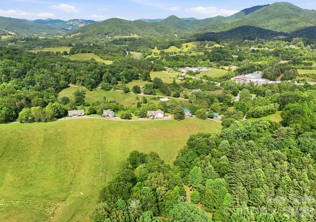 Homes for sale in Waynesville, NC | 409 Tall Timbers Ln, Waynesville, NC 28785 | MLS# 4388661