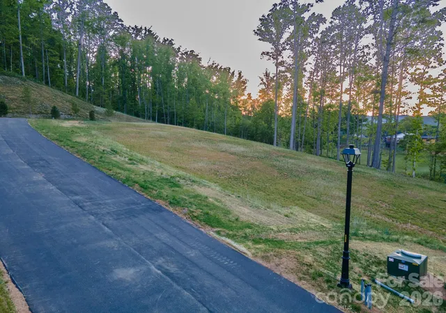 image of 443 Irvine Dr, Fairview, NC 28730 | MLS# 4388669