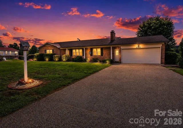 Photo 1 of Single family home for sale at 5305 Icard Ridge Rd, Hickory, NC 28601 | MLS# 4388670 | Listing updated on 2026-08-29