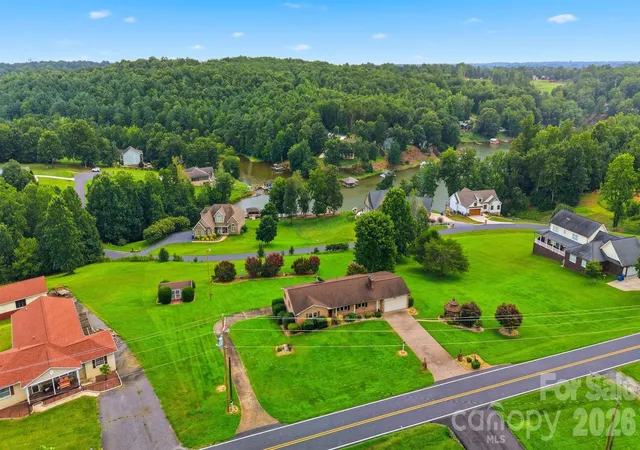 Photo 2 of Single family home for sale at 5305 Icard Ridge Rd, Hickory, NC 28601 | MLS# 4388670 | Listing updated on 2026-08-29