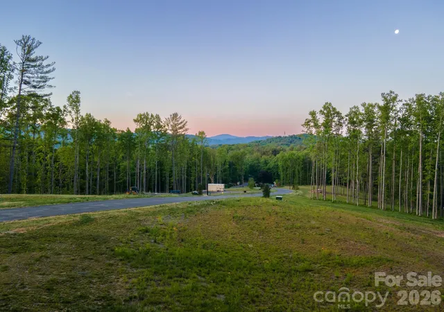 image of 444 Irvine Dr, Fairview, NC 28730 | MLS# 4388673