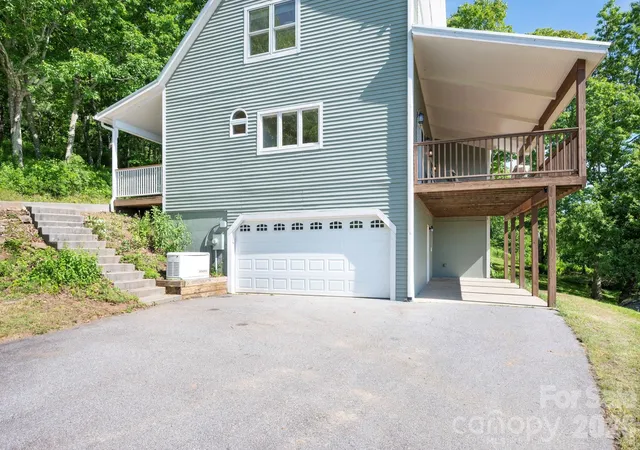 Photo 3 of Single family home for sale at 58 Randall Dr, Fairview, NC 28730 | MLS# 4388685 | Listing updated on 2026-09-08