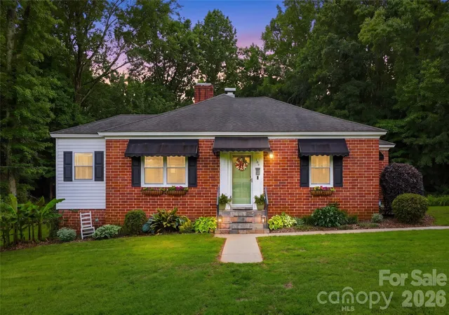 Photo 1 of Single family home for sale at 106 Maple St, Fort Mill, SC 29715 | MLS# 4388689 | Listing updated on 2026-09-05