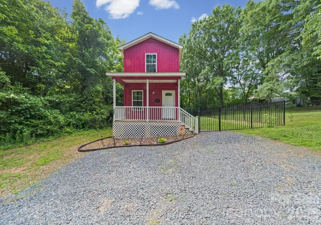 Homes for sale in Oakboro, NC | 308 E 10th St, Oakboro, NC 28129 | MLS# 4388794