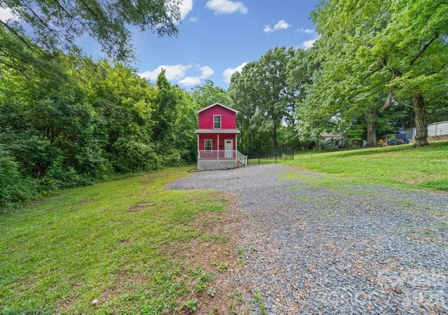 Homes for sale in Oakboro, NC | 308 E 10Th St, Oakboro, NC 28129 | MLS# 4388794