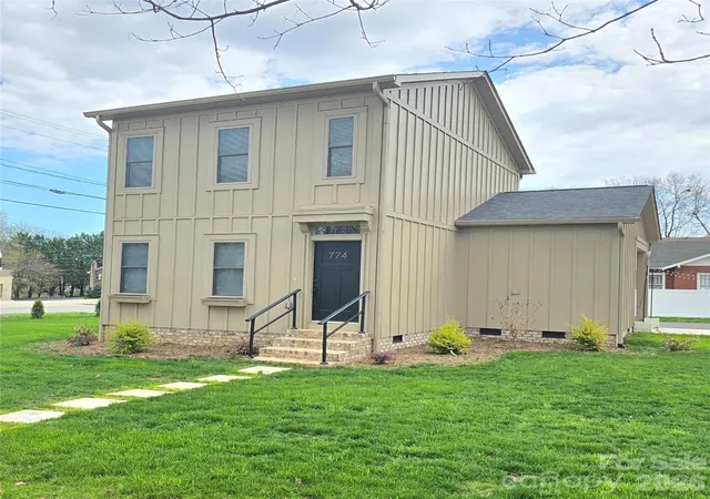 1st image of 774 8th St Ne, Hickory, NC 28601 | MLS# 4388826