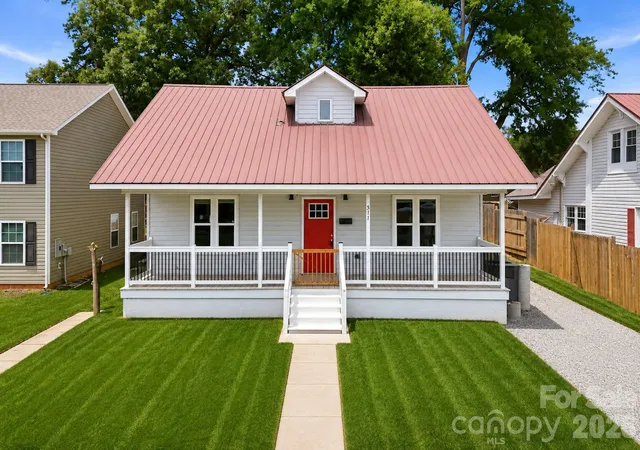 Photo 1 of Single family home for sale at 511 N Johnson St, Monroe, NC 28112 | MLS# 4388865 | Listing updated on 2026-09-18