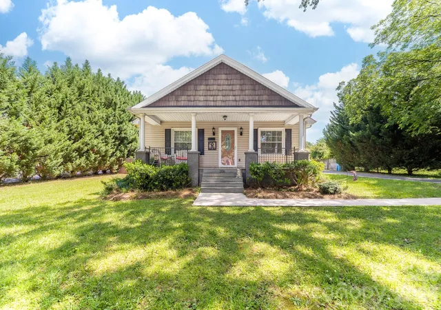 1st image of 206 Eagle Rd, Belmont, NC 28012 | MLS# 4388879