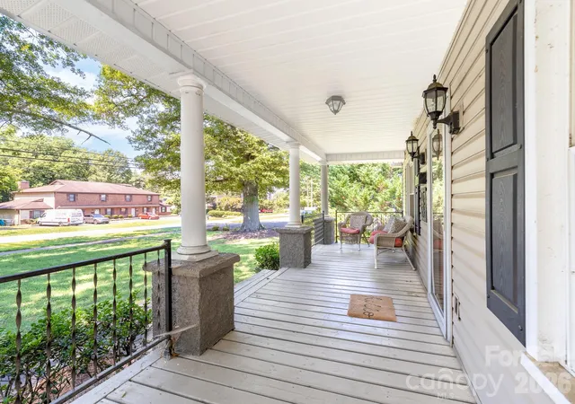 Photo 3 of Single family home for sale at 206 Eagle Rd, Belmont, NC 28012 | MLS# 4388879 | Listing updated on 2026-09-30