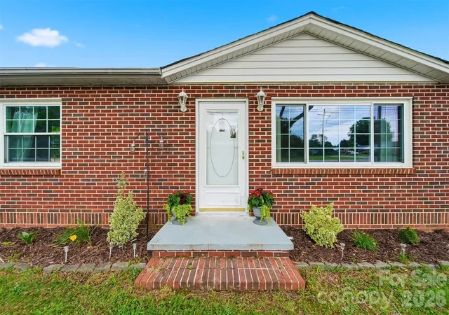 3rd image of 3526 16Th St Ne, Hickory, NC 28601 | MLS# 4388898