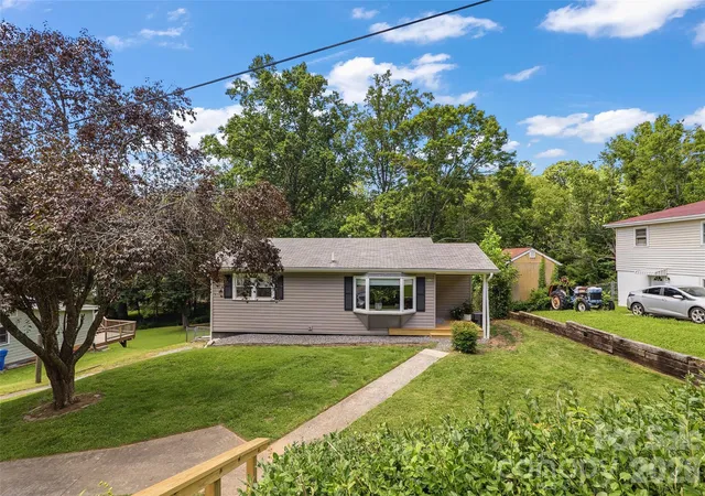 2nd image of 17 Azalea Rd, Arden, NC 28704 | MLS# 4388908