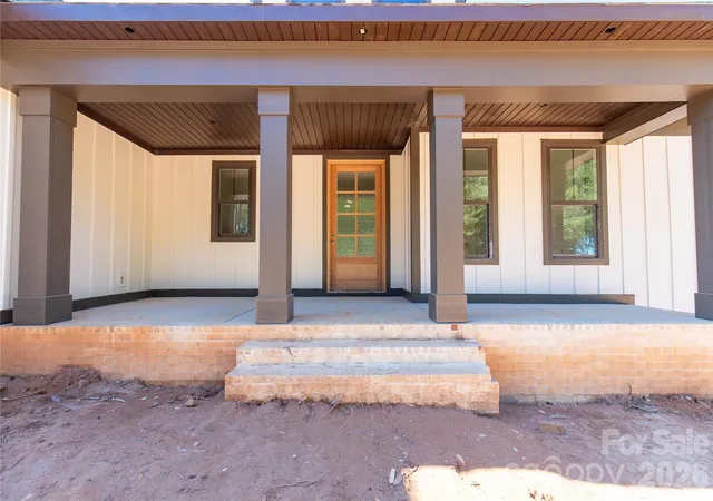 Photo 2 of Single family home for sale at 1032 Patrick Rd, Gastonia, NC 28056 | MLS# 4388910 | Listing updated on 2026-10-07