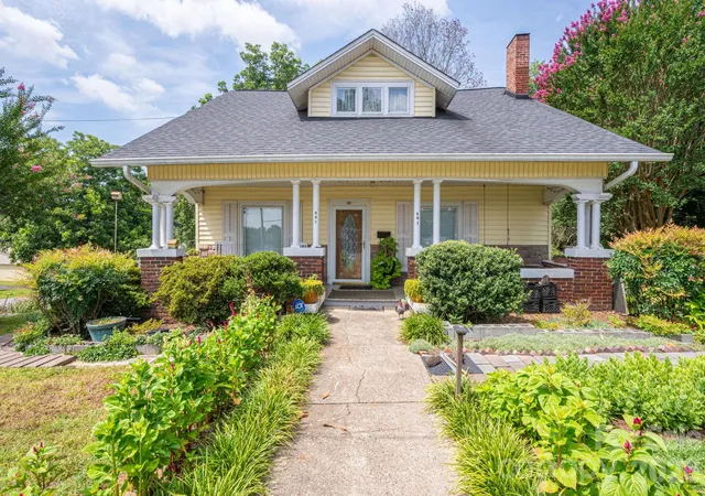 Photo 1 of Single family home for sale at 601 Forney Ave, Lincolnton, NC 28092 | MLS# 4388927 | Listing updated on 2026-08-15