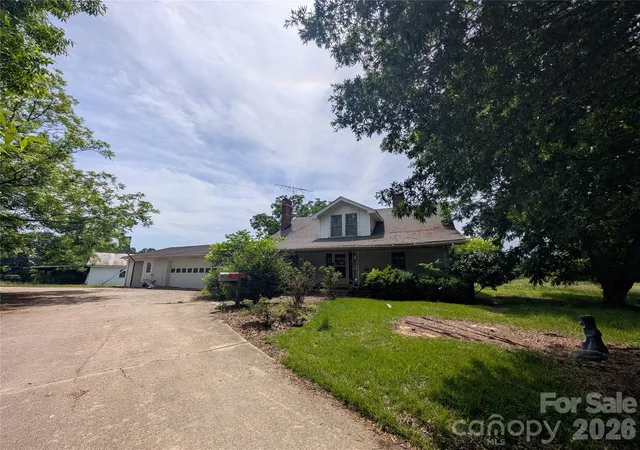 Photo 1 of Single family home for sale at 2618 Oakview Dr Sw, Concord, NC 28027 | MLS# 4388941 | Listing updated on 2026-09-30