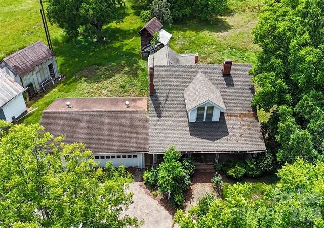 Photo 2 of Single family home for sale at 2618 Oakview Dr Sw, Concord, NC 28027 | MLS# 4388941 | Listing updated on 2026-09-30