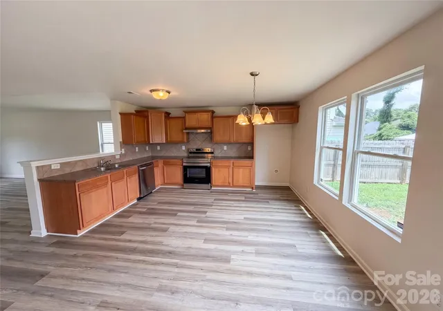 Photo 2 of Sale Pending at 2534 Strm Bank Dr, Charlotte, NC 28269 | MLS# 4388978 | Listing updated on 2026-10-28
