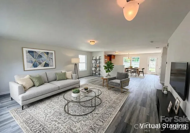 Photo 4 of Sale Pending at 2534 Strm Bank Dr, Charlotte, NC 28269 | MLS# 4388978 | Listing updated on 2026-10-28