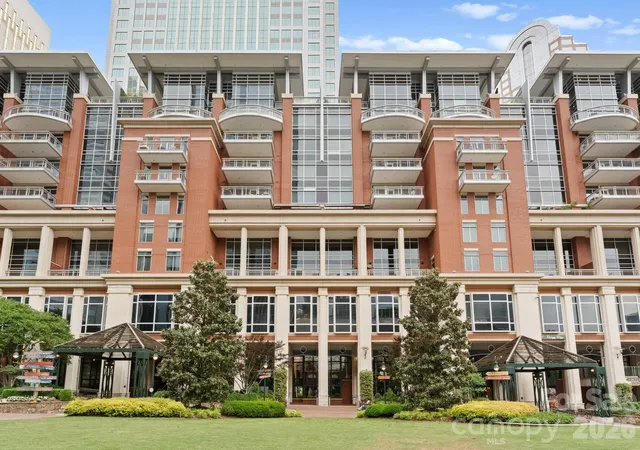 2nd image of 435 S Tryon St, Charlotte, NC 28202
