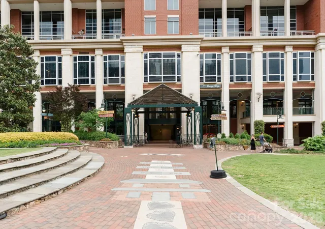 3rd image of 435 S Tryon St, Charlotte, NC 28202