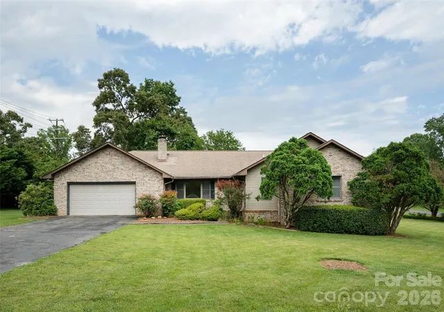 Homes for sale in Horse Shoe, NC | 2 Bannerwood Dr, Horse Shoe, NC 28742 | MLS# 4388993