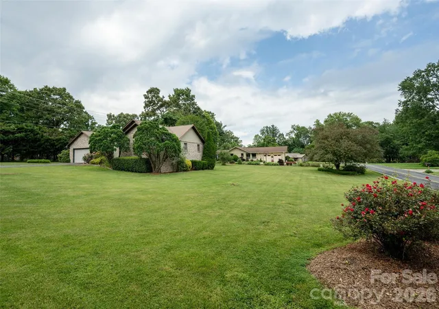 Homes for sale in Horse Shoe, NC | 2 Bannerwood Dr, Horse Shoe, NC 28742 | MLS# 4388993