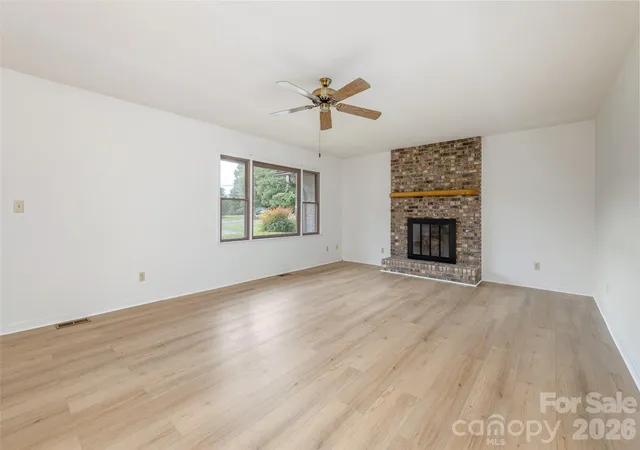 Homes for sale in Horse Shoe, NC | 2 Bannerwood Dr, Horse Shoe, NC 28742 | MLS# 4388993