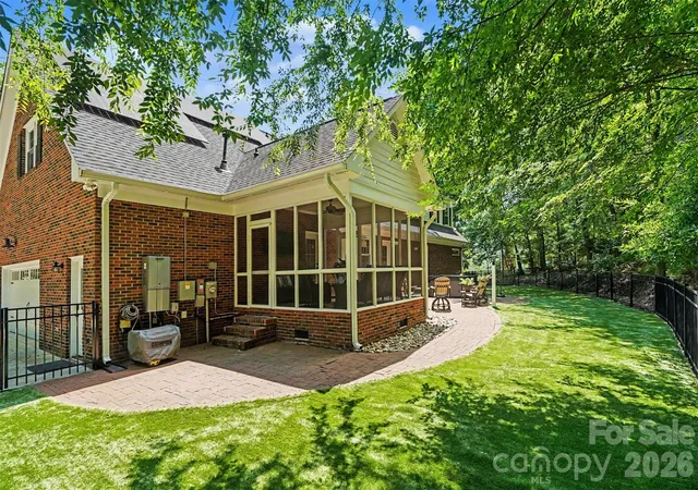 33rd image of 6128 Lake Providence Ln, Charlotte, NC 28277 | MLS# 4389001