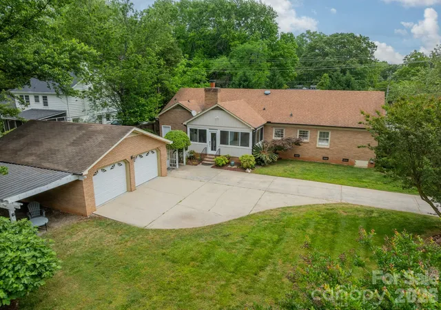 Photo 1 of Sale Pending at 5522 Sharon Rd, Charlotte, NC 28210 | MLS# 4389068 | Listing updated on 2026-06-06